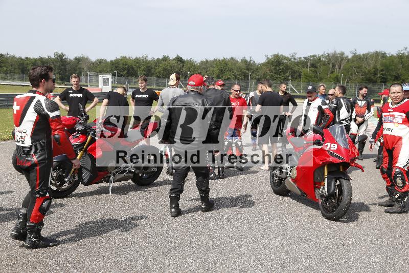 Archiv-2025/27 12.06.2025 Ducati Schweiz Trackday Warmup  ADR/Impressionen